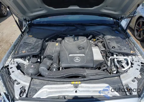 2016 Mercedes-Benz C 300 Sport 4Matic z USA, uszkodzony, nr VIN 55SWF4KB2GU099557